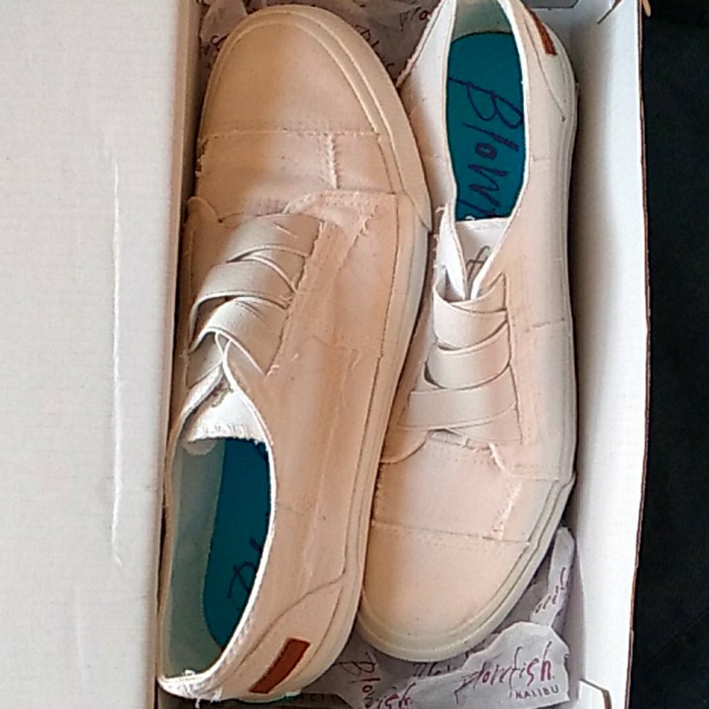 Blowfish Malibu white sneakers women's size 9